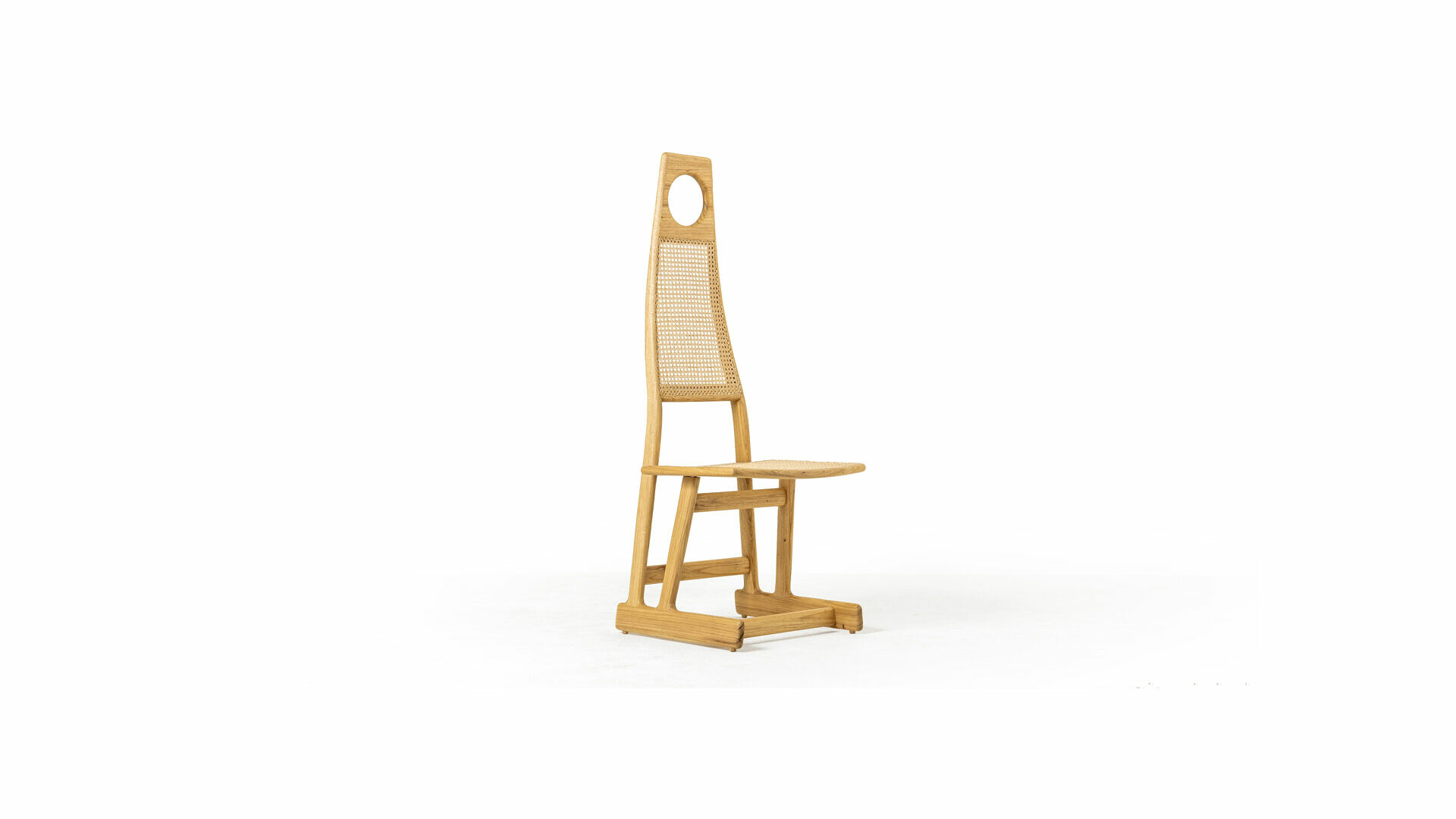 Menna Chair