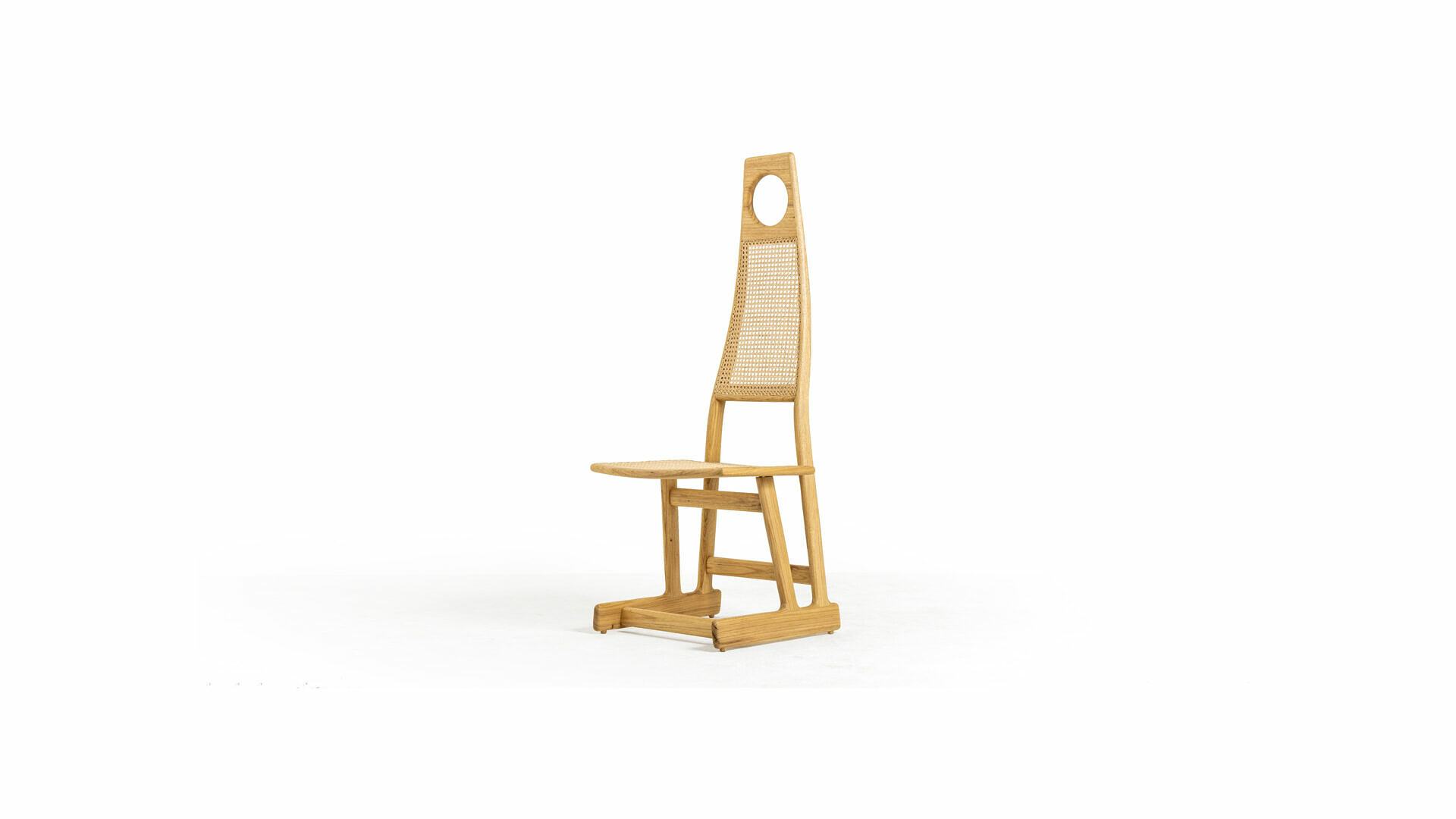 Menna Chair