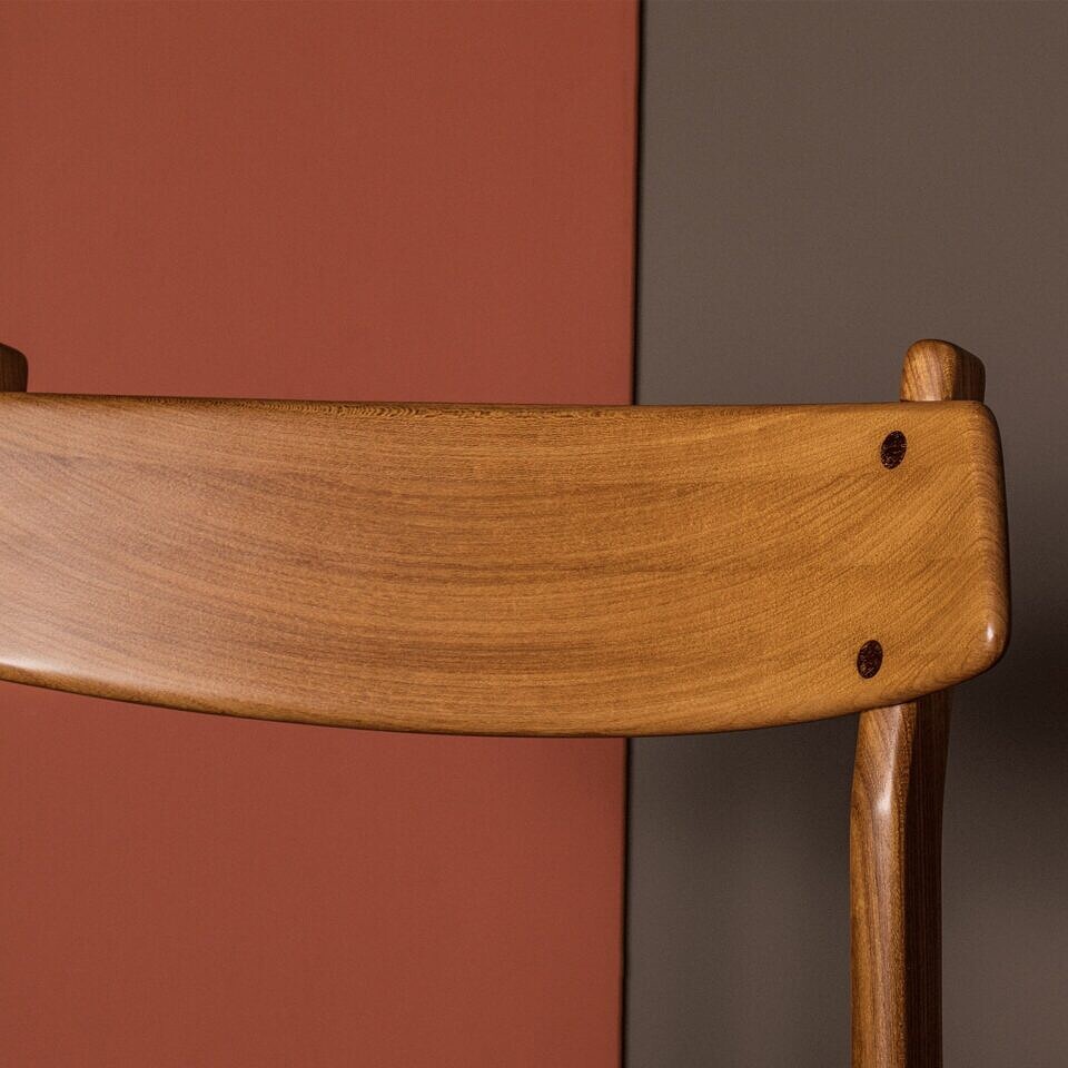Nikolas Chair
